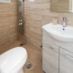 La Maison Plakes 3 Bdr *
