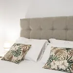 La Maison Plakes 3 Bdr 아파트