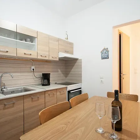 La Maison Plakes 3 Bdr 아파트