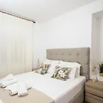 La Maison Plakes 3 Bdr *
