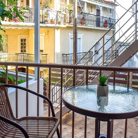 La Maison Plakes 3 Bdr *