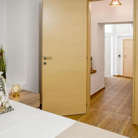 La Maison Plakes 3 Bdr * スキアトスタウン