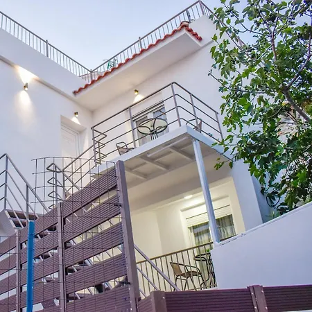 La Maison Plakes 3 Bdr