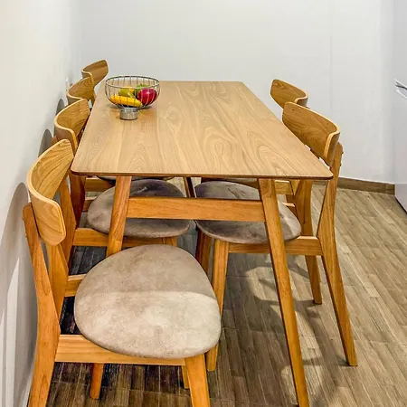 La Maison Plakes 3 Bdr *