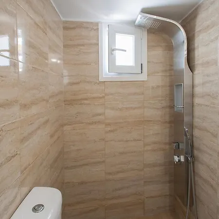 アパート La Maison Plakes 3 Bdr