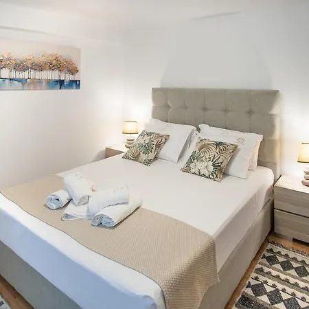 La Maison Plakes 3 Bdr Lägenhet *