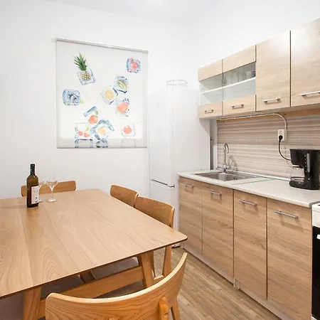 La Maison Plakes 3 Bdr Lägenhet