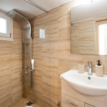 La Maison Plakes 3 Bdr Lägenhet *