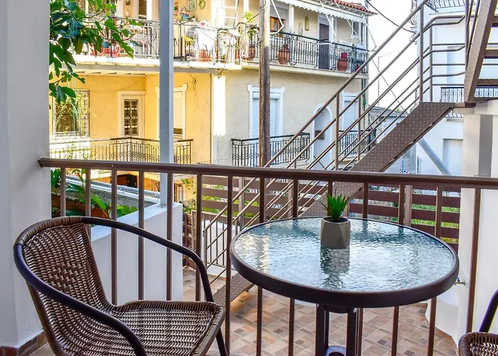 La Maison Plakes 3 Bdr *