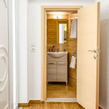 La Maison Plakes 3 Bdr Apartament