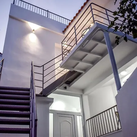 La Maison Plakes 3 Bdr Apartament