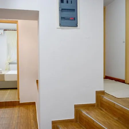 La Maison Plakes 3 Bdr 아파트